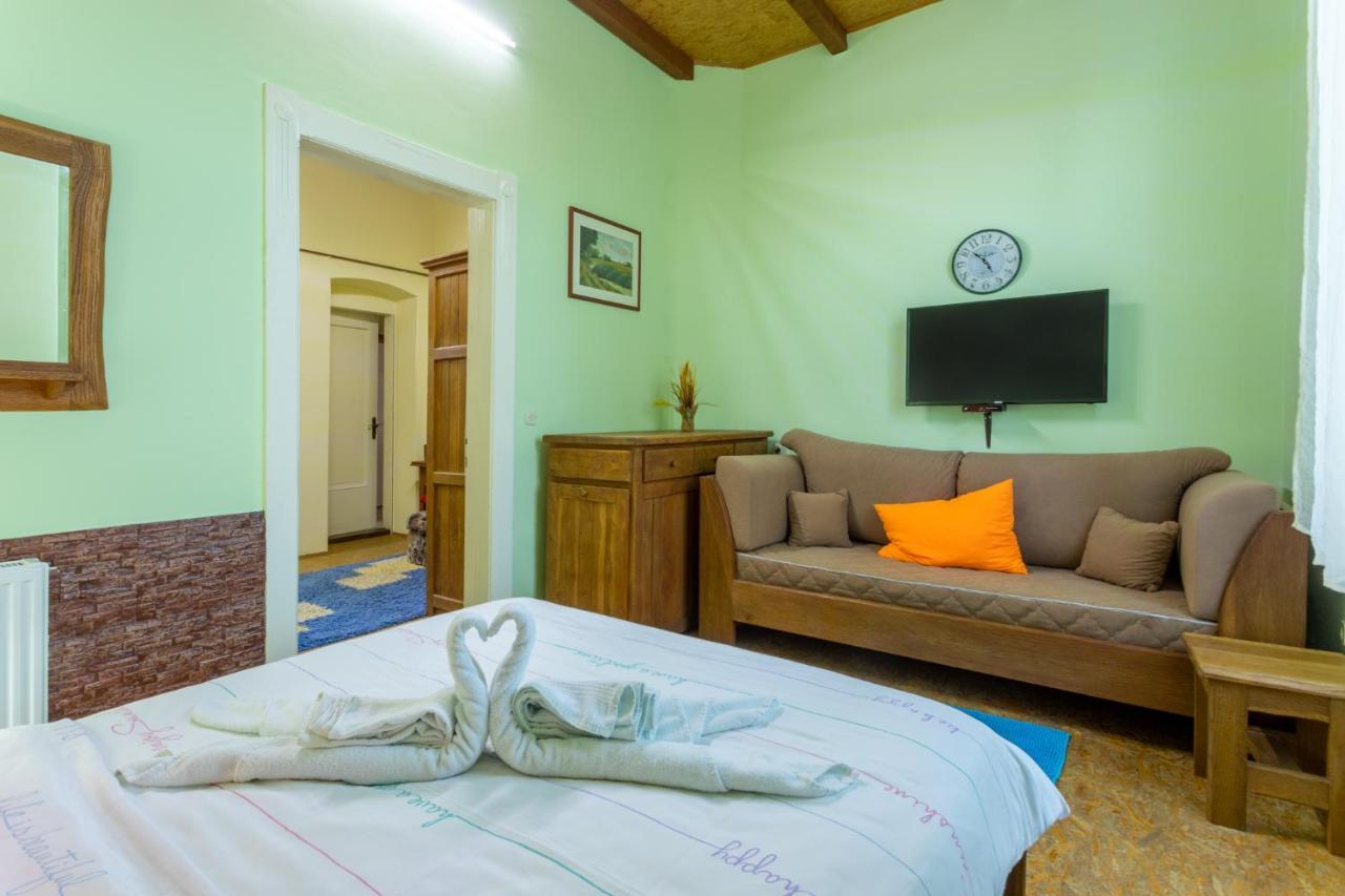 Kuca Za Odmor Baranjski Dvori Hotel Zmajevac Екстериор снимка