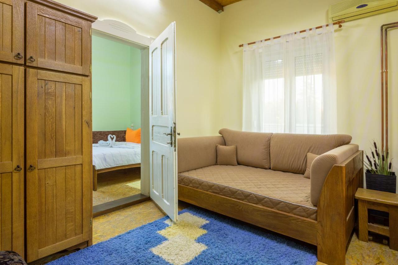 Kuca Za Odmor Baranjski Dvori Hotel Zmajevac Екстериор снимка
